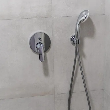 Apartment Fuer 3 Personen Und 1 Kind In Sibenik, Dalmatien *