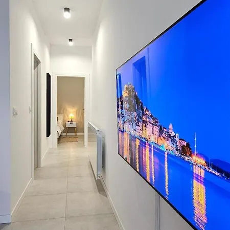 Fuer 3 Personen Und 1 Kind In Sibenik, Dalmatien Apartment *